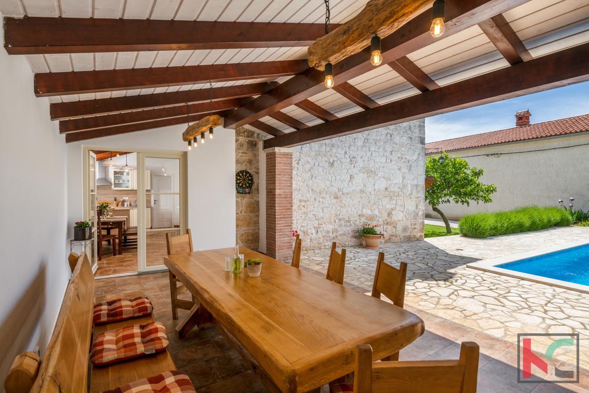 ISTRA, KRNICA – MODERNA VILA S 4 SPALNICAMI, OGREVAN BAZEN, UREJENO DVORIŠČE, #PRODAJA