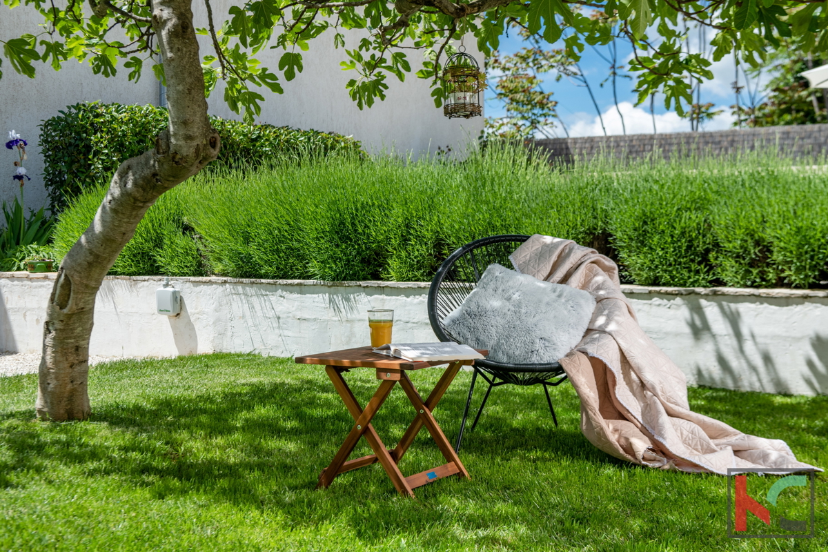 ISTRA, KRNICA – MODERNA VILA S 4 SPALNICAMI, OGREVAN BAZEN, UREJENO DVORIŠČE, #PRODAJA