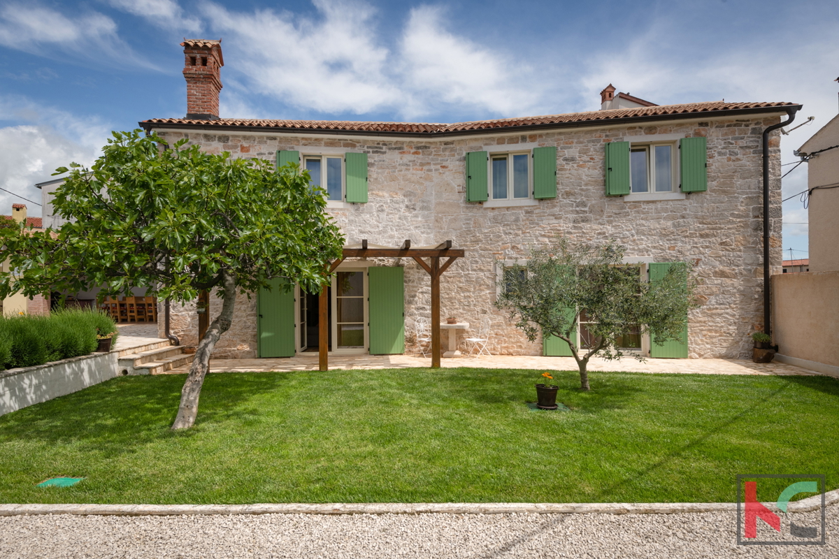 ISTRA, KRNICA – MODERNA VILA S 4 SPALNICAMI, OGREVAN BAZEN, UREJENO DVORIŠČE, #PRODAJA