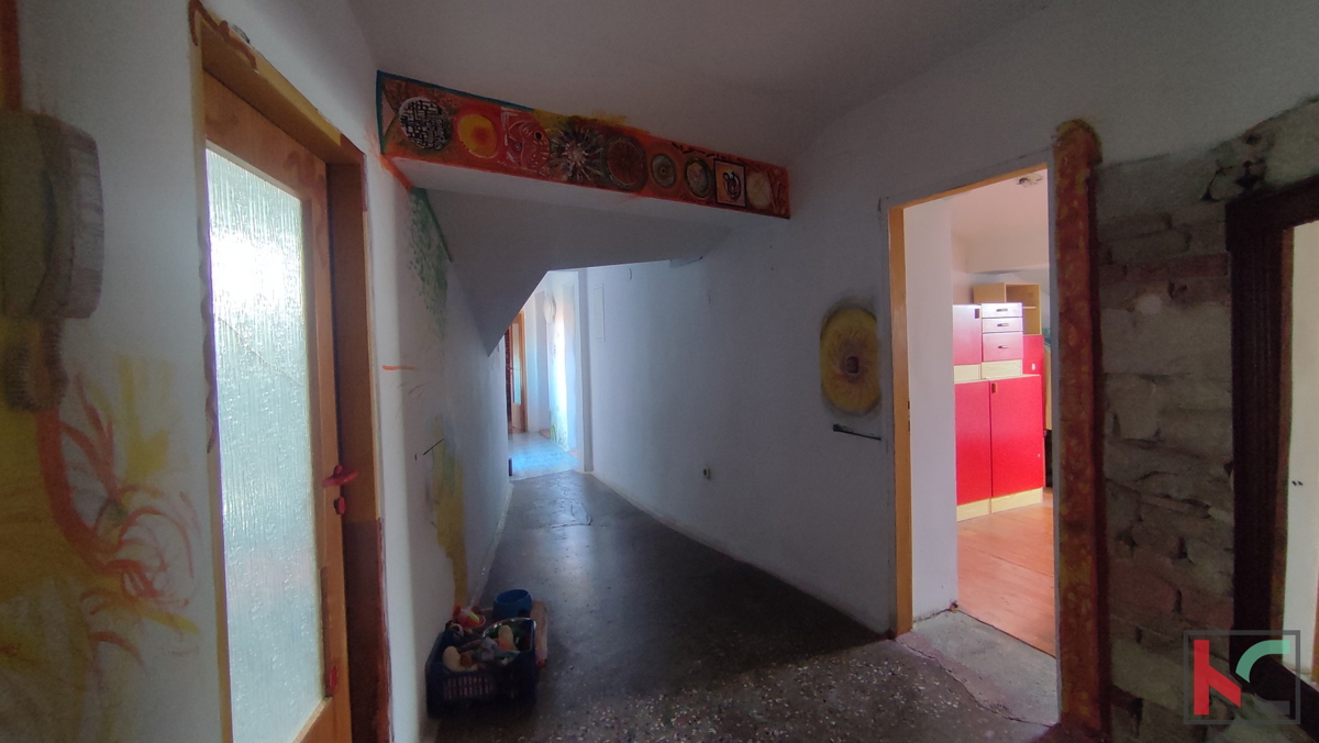 Istra, Pula, stanovanje 122,06 m2, za prenovo, center, Giardini