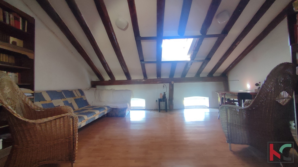 Istra, Pula, stanovanje 122,06 m2, za prenovo, center, Giardini