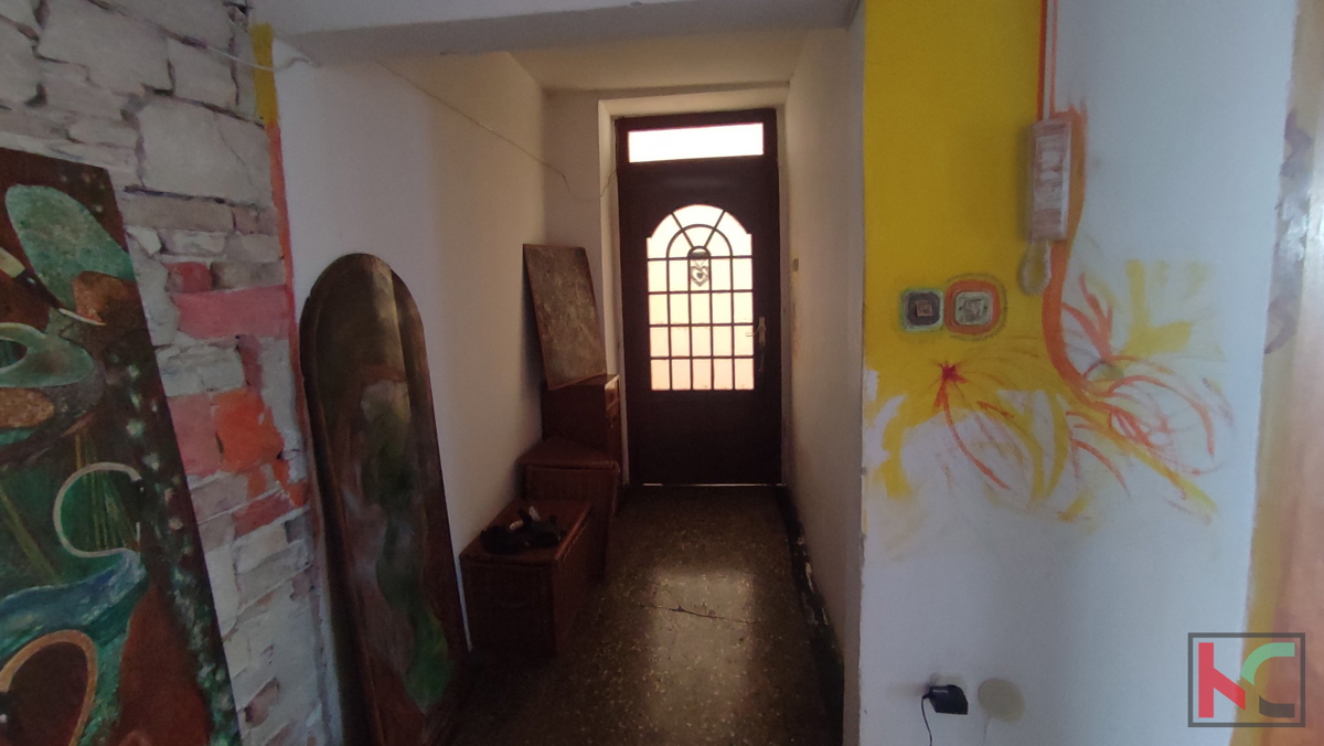 Istra, Pula, stanovanje 122,06 m2, za prenovo, center, Giardini