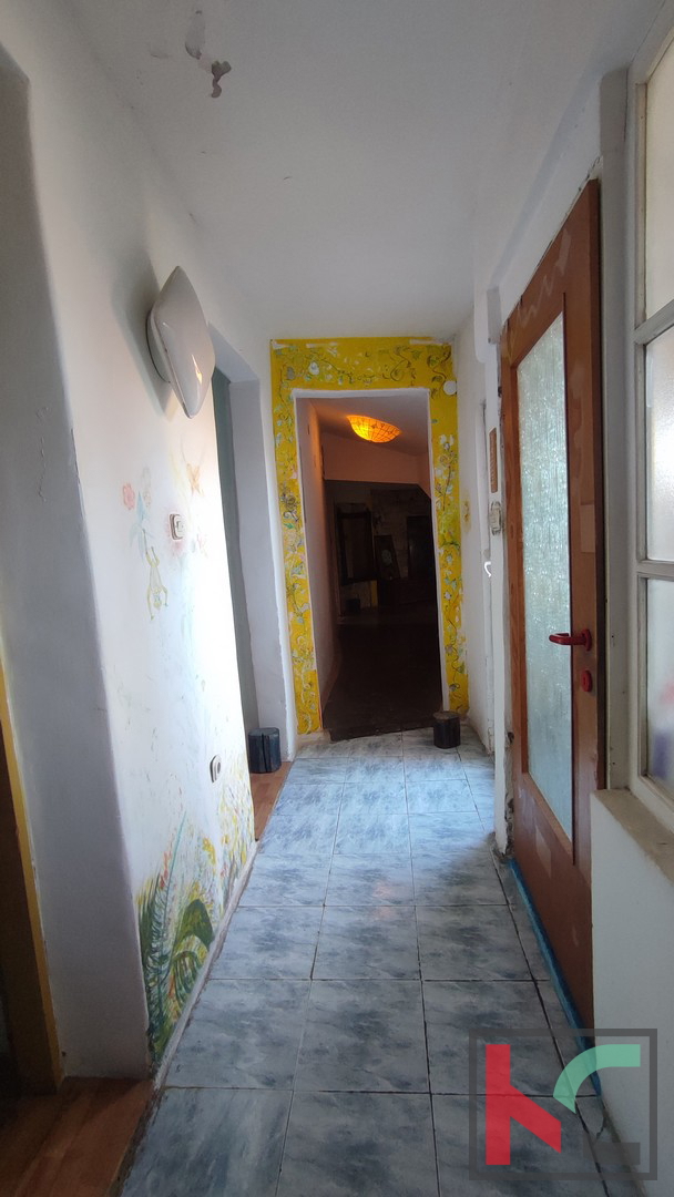 Istra, Pula, stanovanje 122,06 m2, za prenovo, center, Giardini