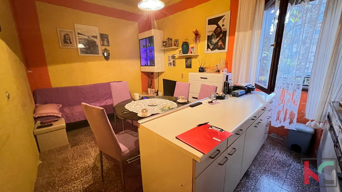 Pula, Center, stanovanje 61,88 m2, štirisobno stanovanje v strogem centru Pule s parkiriščem #prodaja