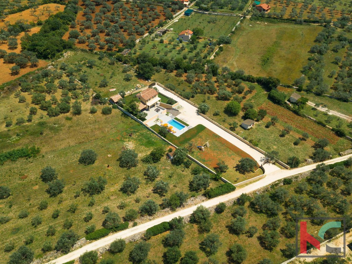 Istra, Fažana, luksuzna vila v Fažani obdana z naravo na 2200m2 vrta, #prodaja