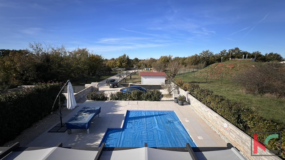 Istra, Boškari, moderna vila z bazenom v naravi #prodaja