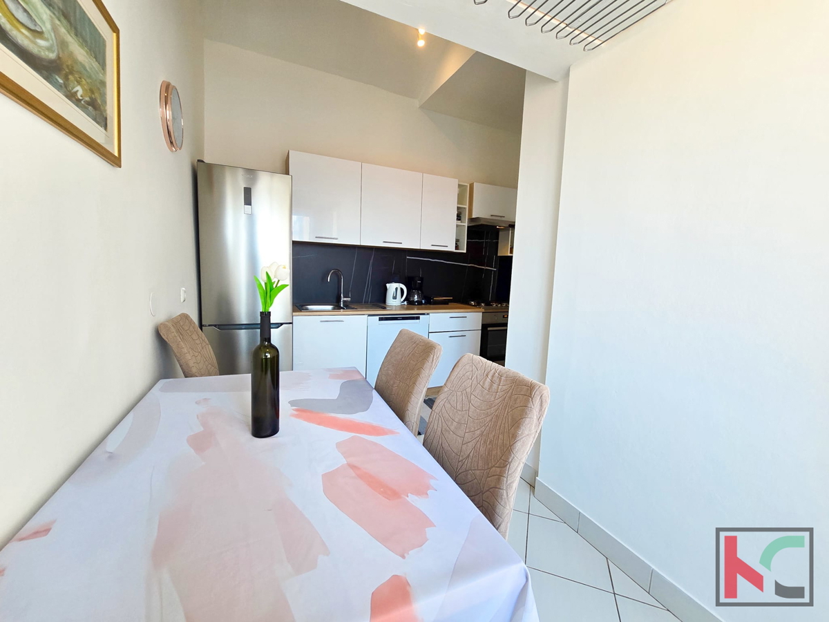 ISTRA, PARENZO, APPARTAMENTO, BALKON, VISTA SUL MARE E SULLA CITTÀ DI PARENZO, #IN VENDITA