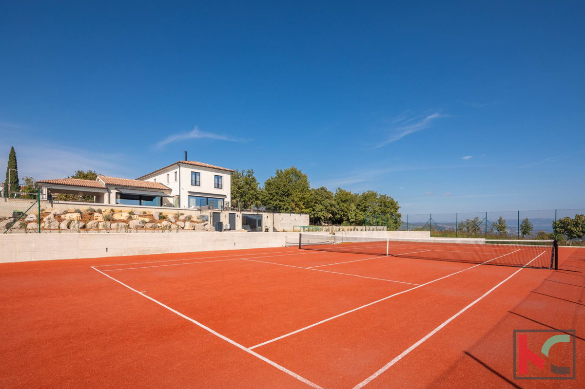 ISTRA, KAROJBA, AVTENTIČNA VILA S TENIS KRAJEM #PRODAJA
