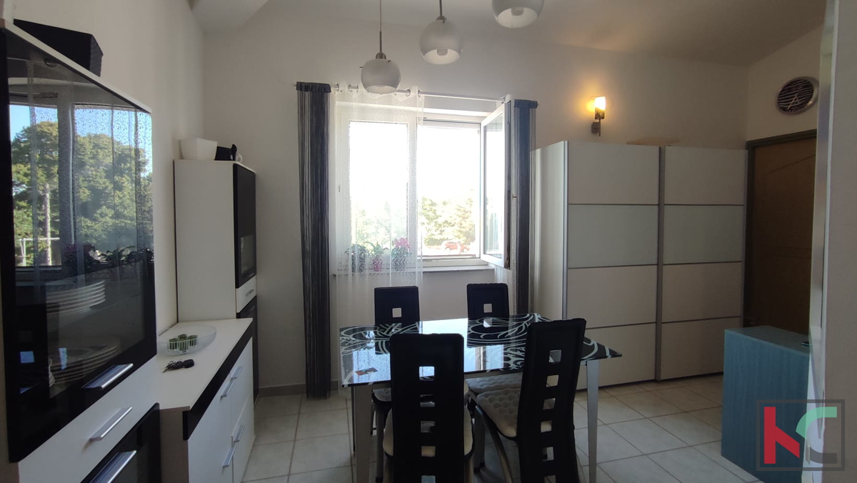 Istra, Premantura, center, stanovanje v 1. nadstropju, 65m2, terasa