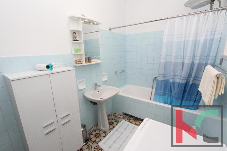 Rovinj, samostojna hiša s tremi stanovanjskimi enotami, dobra priložnost za investicijo, #prodaja