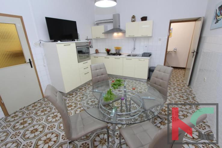 Rovinj, samostojna hiša s tremi stanovanjskimi enotami, dobra priložnost za investicijo, #prodaja