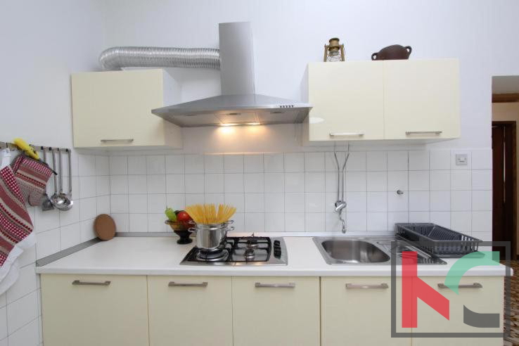 Rovinj, samostojna hiša s tremi stanovanjskimi enotami, dobra priložnost za investicijo, #prodaja