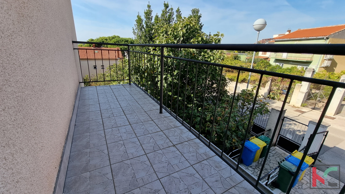 Pula, Vidikovac, prostorno stanovanje 110m2 s 3 terasami in 196m2 vrta