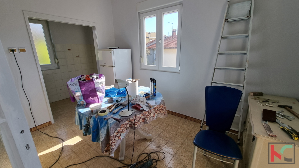 Pula, Vidikovac, prostorno stanovanje 110m2 s 3 terasami in 196m2 vrta