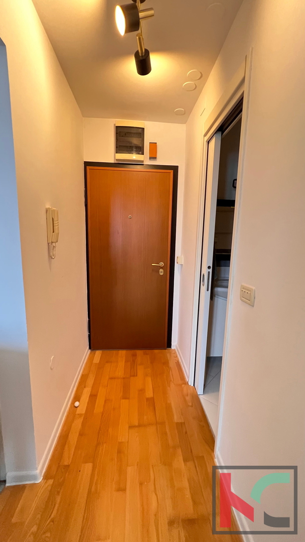 Istra, Poreč, stanovanje 39,64 m2, stilsko dvonadstropno stanovanje z neprecenljivim pogledom na morje #prodaja