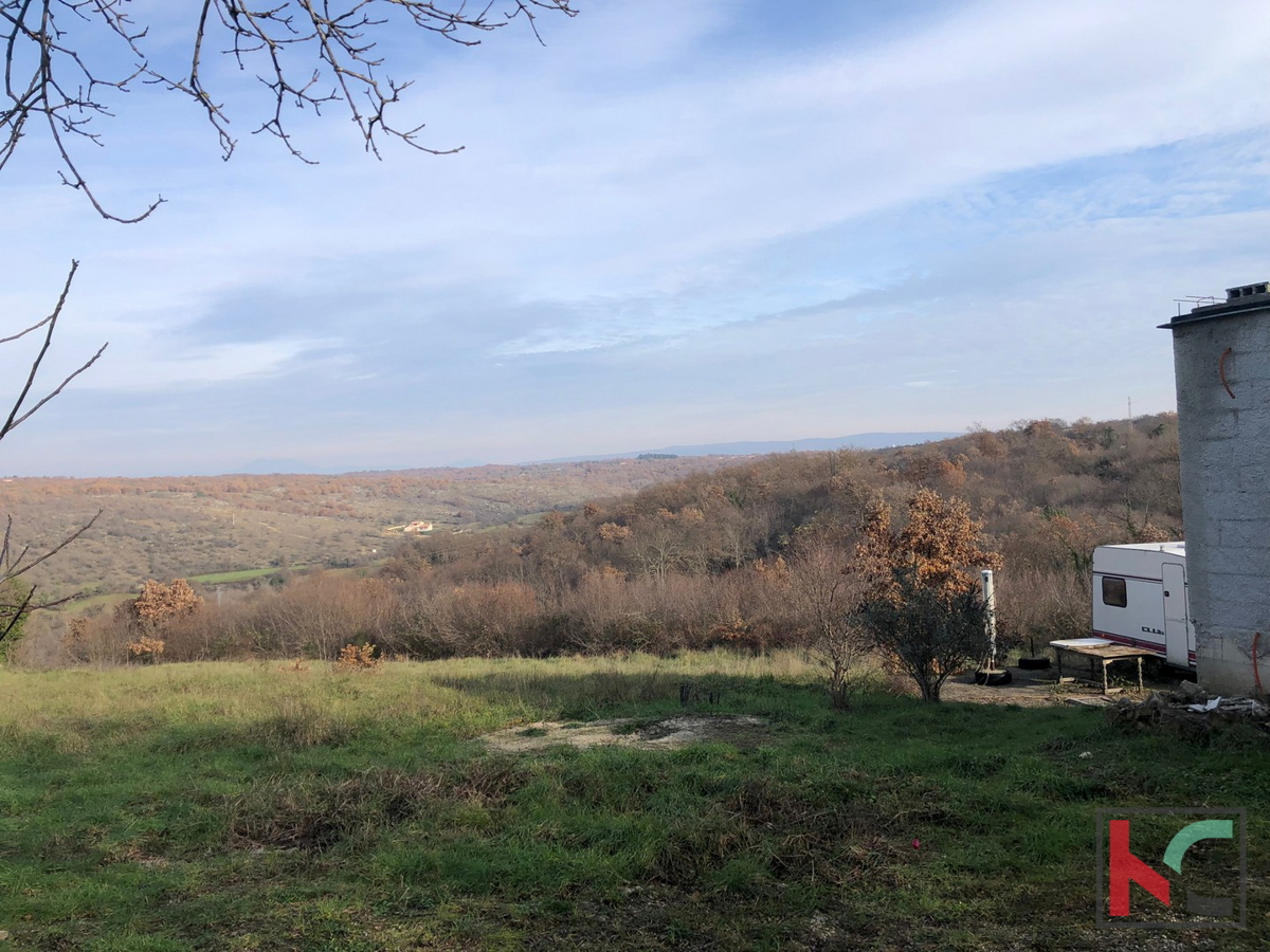 Istra, Mutvoran, kmetijsko zemljišče 12000 m2 z objektom v bližini Duge Uvale, #prodaja