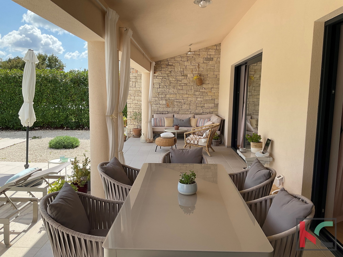 Istra, Svetvinčenat, Vila 237m2 na 1003m2 vrta z bazenom, #prodaja