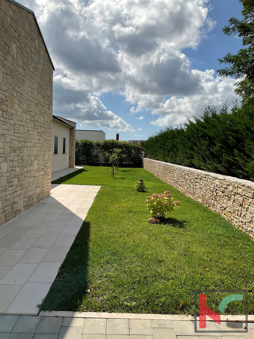 Istra, Svetvinčenat, Vila 237m2 na 1003m2 vrta z bazenom, #prodaja