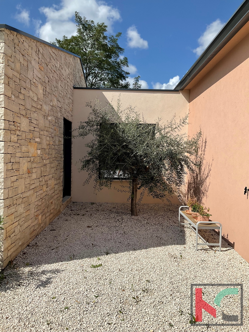 Istra, Svetvinčenat, Vila 237m2 na 1003m2 vrta z bazenom, #prodaja