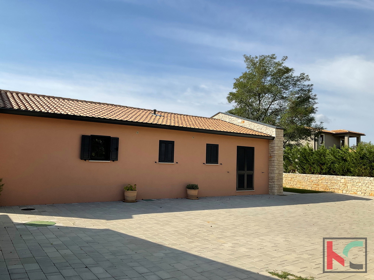 Istra, Svetvinčenat, Vila 237m2 na 1003m2 vrta z bazenom, #prodaja