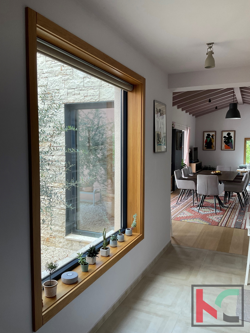 Istra, Svetvinčenat, Vila 237m2 na 1003m2 vrta z bazenom, #prodaja