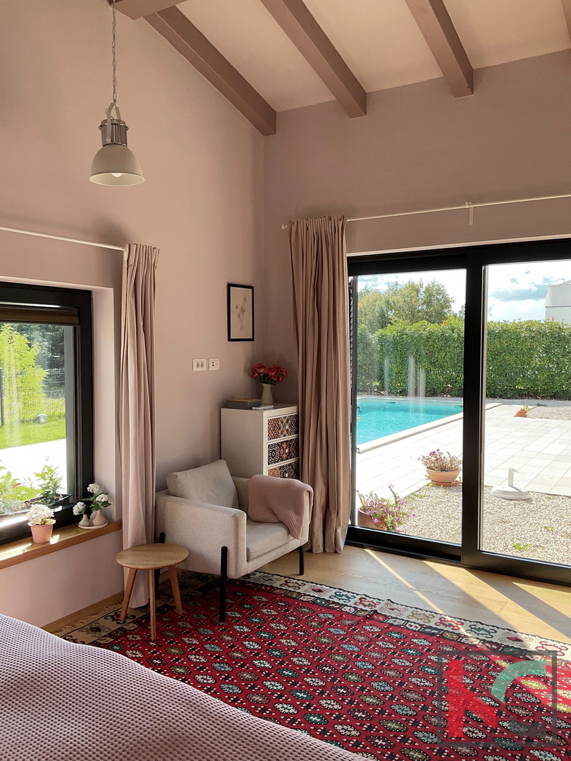 Istra, Svetvinčenat, Vila 237m2 na 1003m2 vrta z bazenom, #prodaja