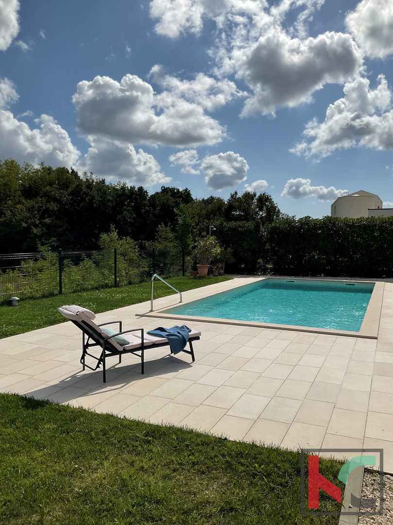 Istra, Svetvinčenat, Vila 237m2 na 1003m2 vrta z bazenom, #prodaja