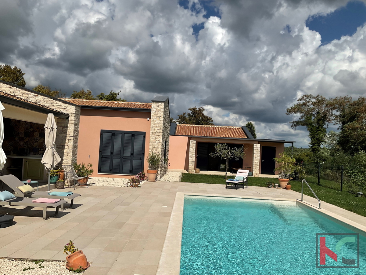 Istra, Svetvinčenat, Vila 237m2 na 1003m2 vrta z bazenom, #prodaja