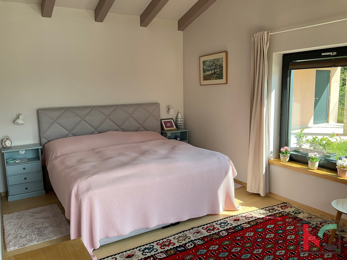 Istra, Svetvinčenat, Vila 237m2 na 1003m2 vrta z bazenom, #prodaja
