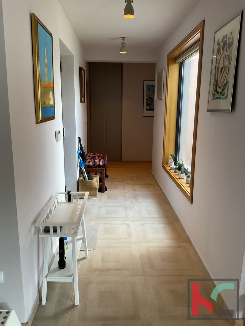 Istra, Svetvinčenat, Vila 237m2 na 1003m2 vrta z bazenom, #prodaja