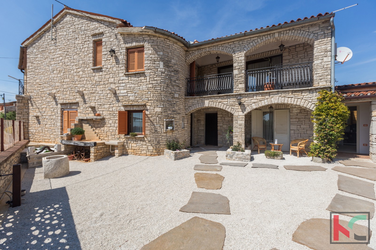 Istra, Poreč, Kaštelir, družinska kamnita hiša s pogledom na morje 228m2 #prodaja