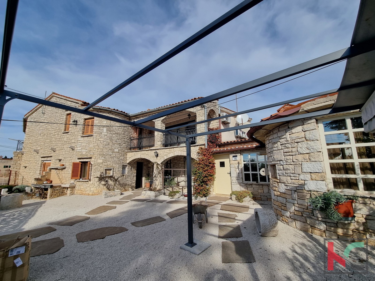 Istra, Poreč, Kaštelir, družinska kamnita hiša s pogledom na morje 228m2 #prodaja