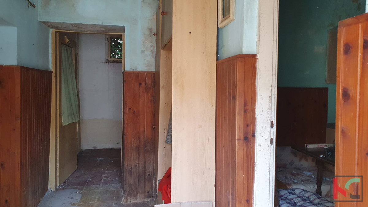 Istra, Svetvinčenat, stara istrska hiša za obnovo 220m2 + vrt 210m2 #prodaja