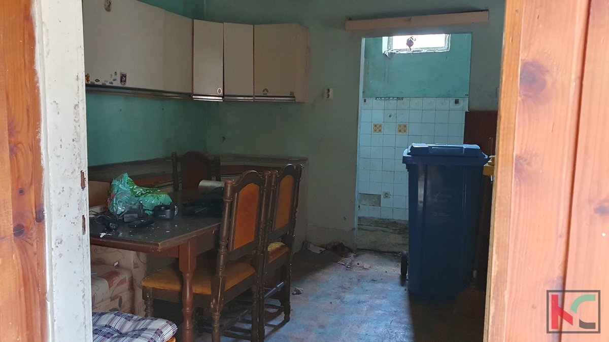 Istra, Svetvinčenat, stara istrska hiša za obnovo 220m2 + vrt 210m2 #prodaja