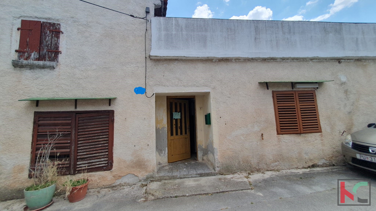 Istra, Svetvinčenat, stara istrska hiša za obnovo 220m2 + vrt 210m2 #prodaja