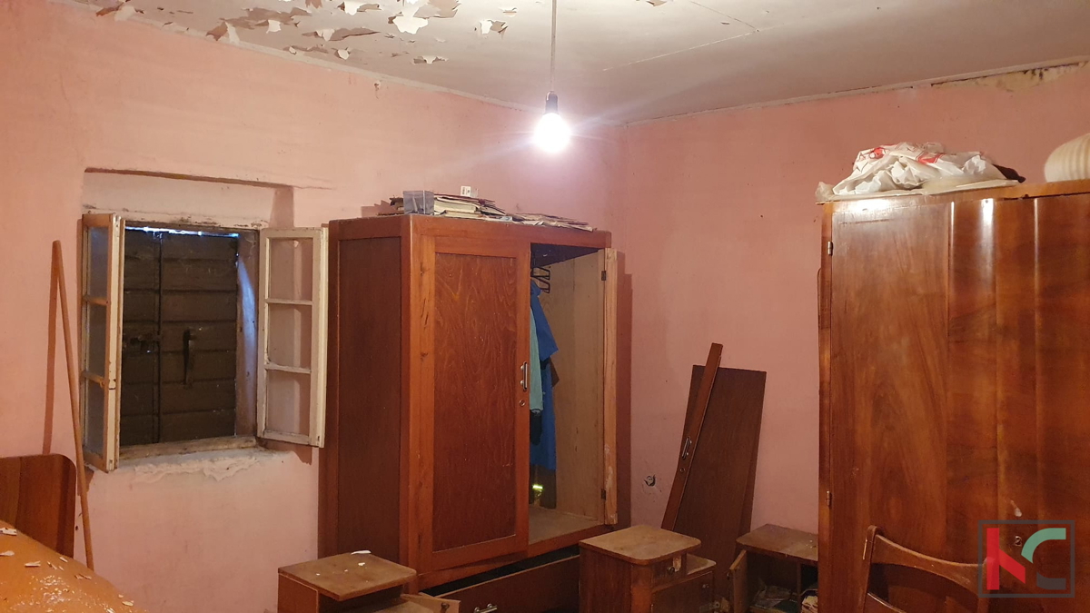 Istra, Svetvinčenat, stara istrska hiša za obnovo 220m2 + vrt 210m2 #prodaja