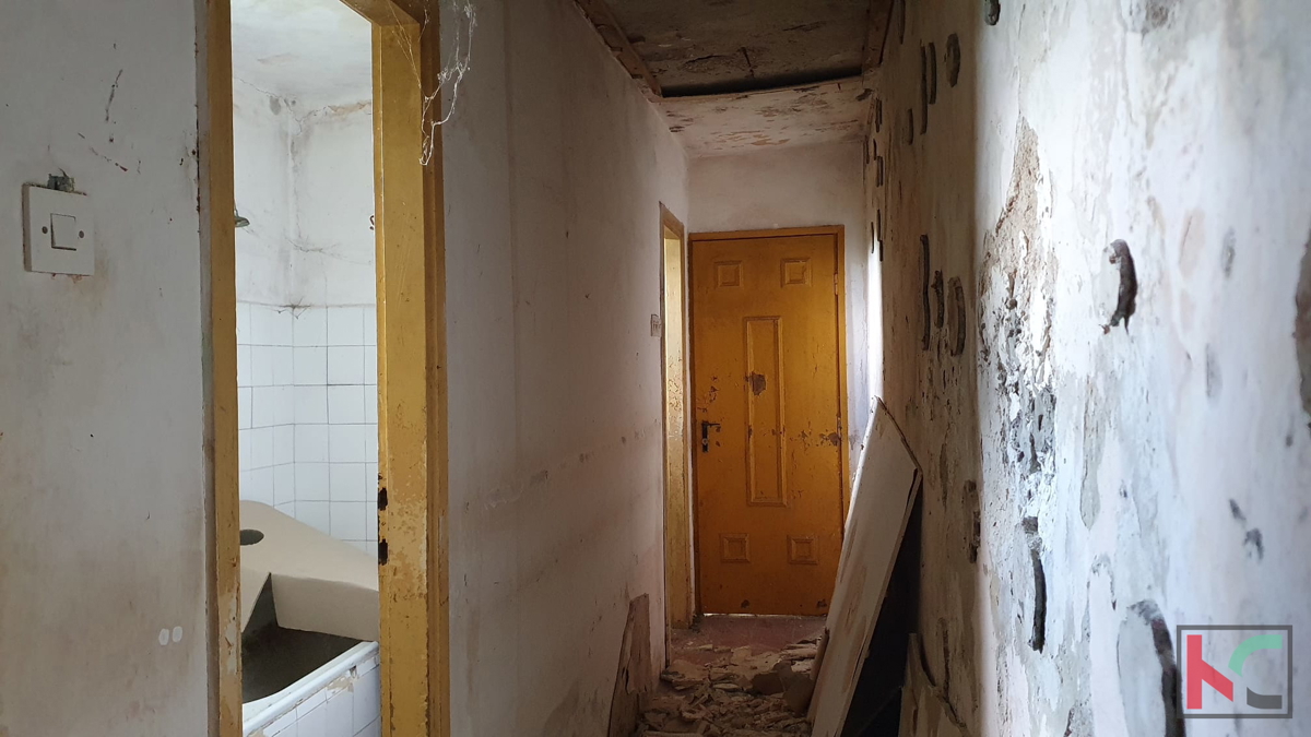 Istra, Svetvinčenat, stara istrska hiša za obnovo 220m2 + vrt 210m2 #prodaja