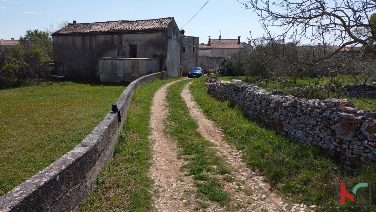 Istra - Svetvinčenat, zazidljivo zemljišče 400m2 na odlični lokaciji, #prodaja