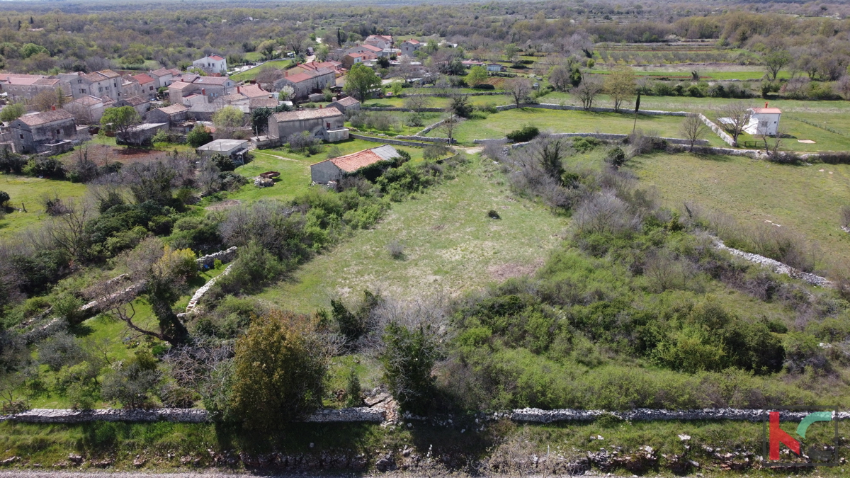 Istra - Svetvinčenat, zazidljivo zemljišče 400m2 na odlični lokaciji, #prodaja