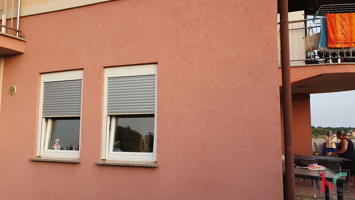 Istra, Valbandon, 4-sobno stanovanje v pritličju z veliko teraso i vrtom #prodaja