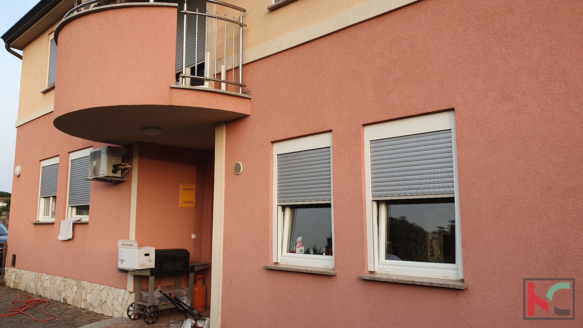 Istra, Valbandon, 4-sobno stanovanje v pritličju z veliko teraso i vrtom #prodaja