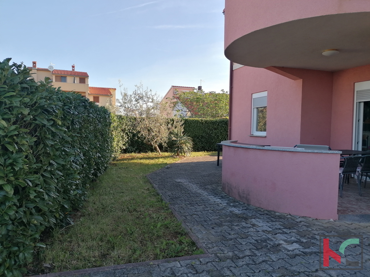 Istra, Valbandon, 4-sobno stanovanje v pritličju z veliko teraso i vrtom #prodaja