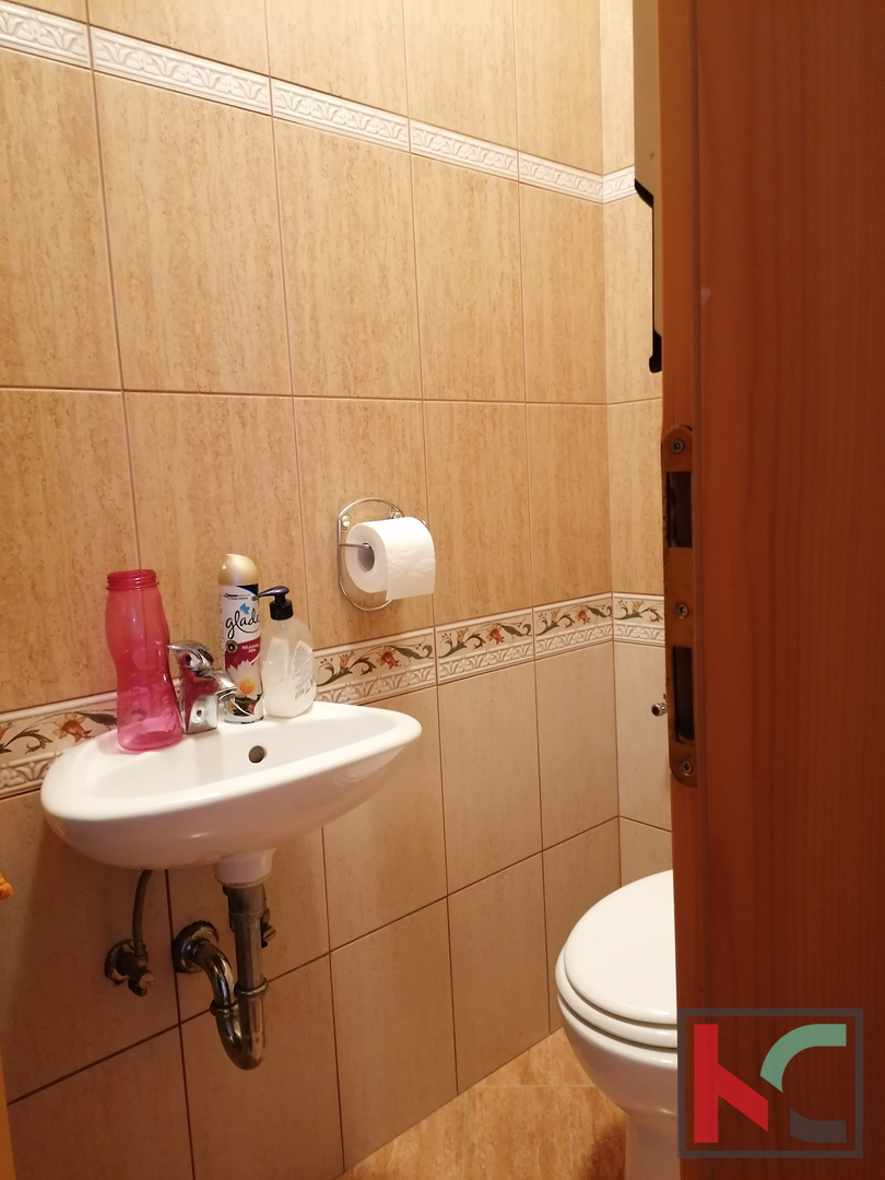 Istra, Valbandon, 4-sobno stanovanje v pritličju z veliko teraso i vrtom #prodaja