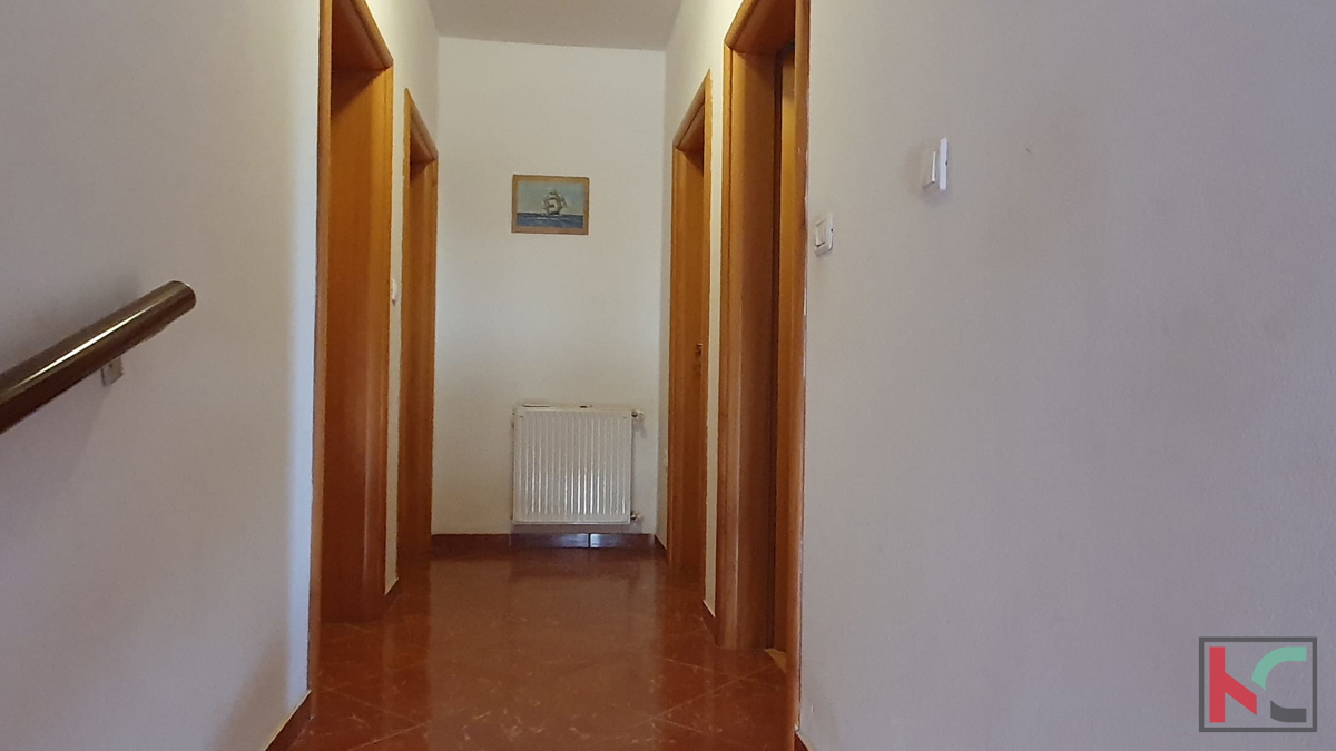 Istra, Valbandon, 4-sobno stanovanje v pritličju z veliko teraso i vrtom #prodaja