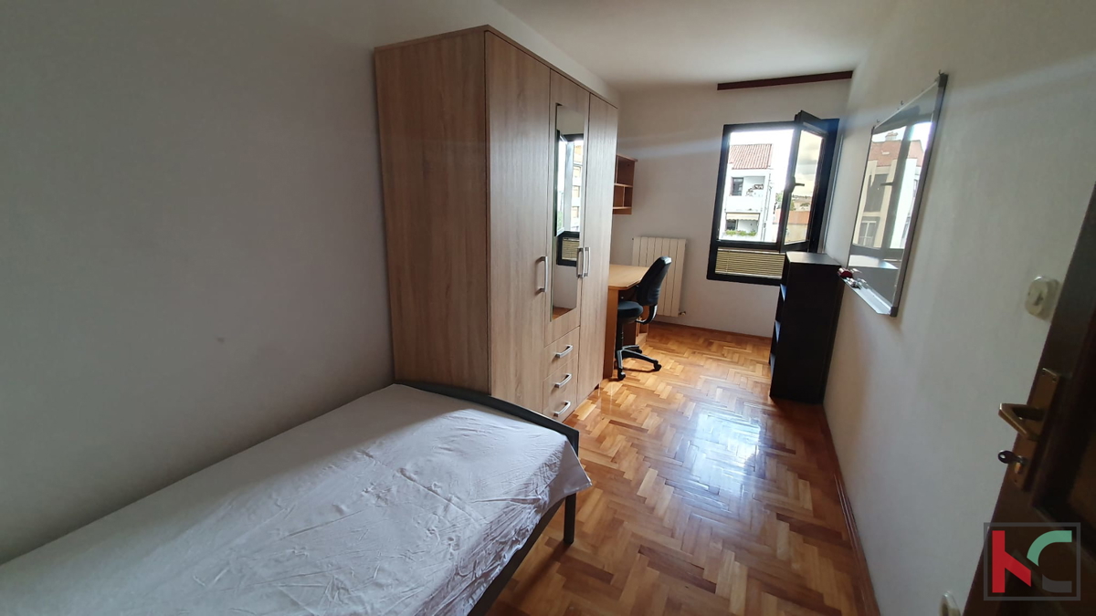 Pula, Center, veliko trisobno stanovanje, 2. nadstropje z dvigalom, 76,63m2 #prodaja