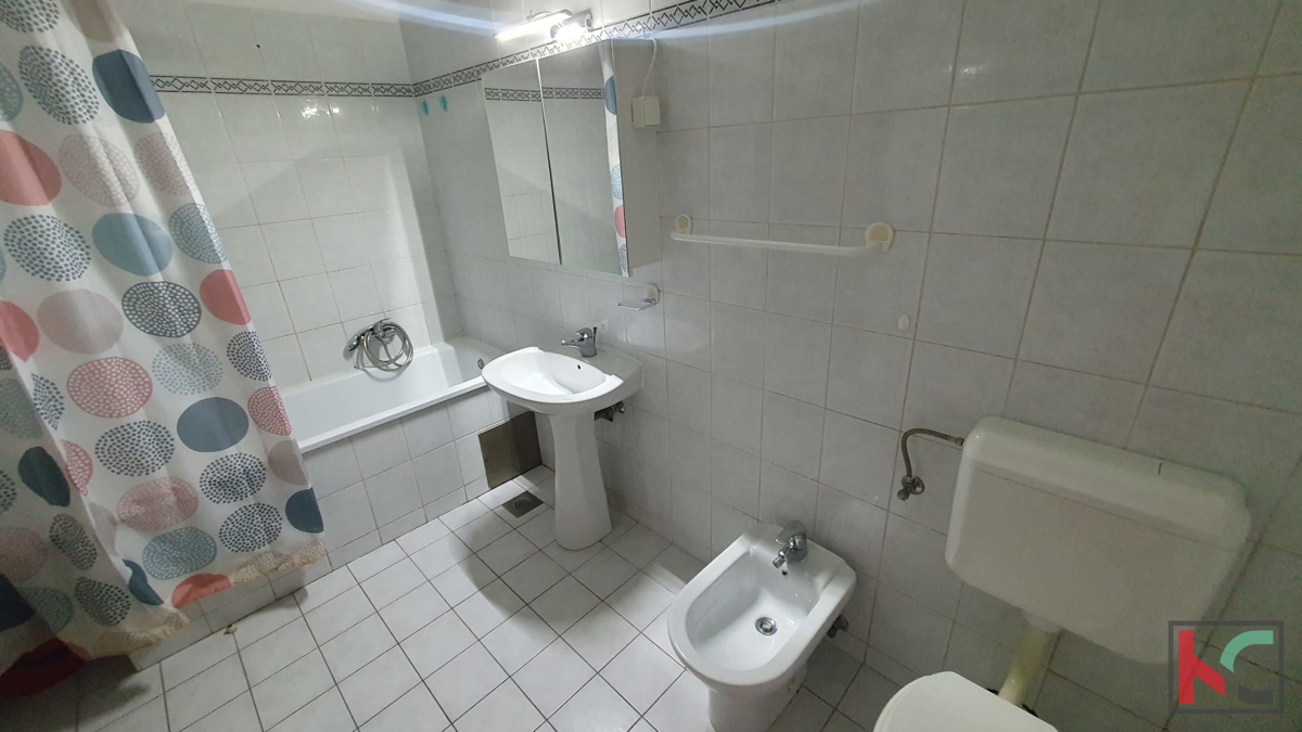 Pula, Center, veliko trisobno stanovanje, 2. nadstropje z dvigalom, 76,63m2 #prodaja