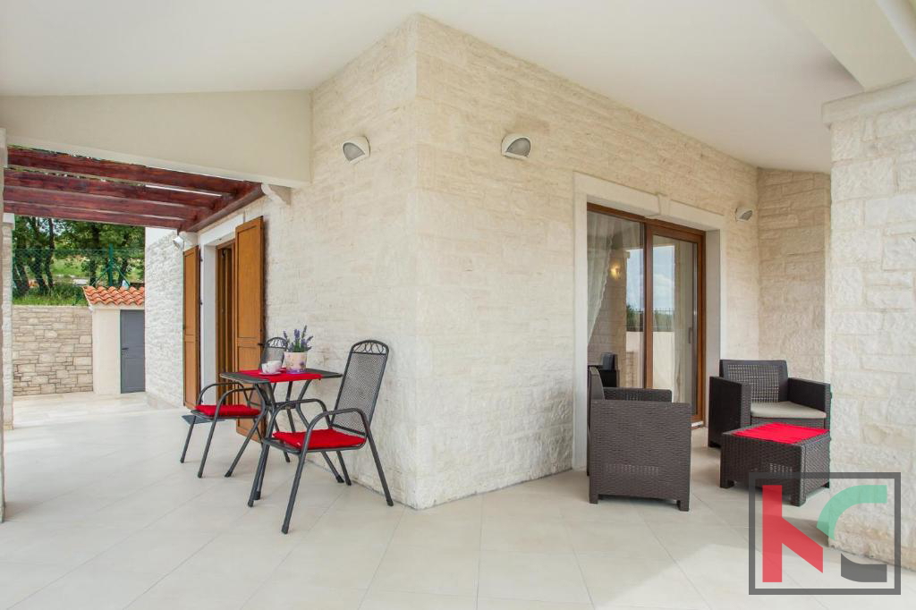 Istra, okolica Poreča, vila z bazenom 180 m2 na mirni lokaciji, #prodaja