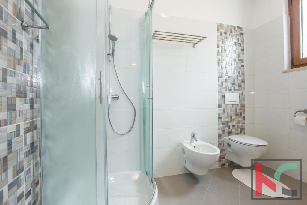 Istra, okolica Poreča, vila z bazenom 180 m2 na mirni lokaciji, #prodaja