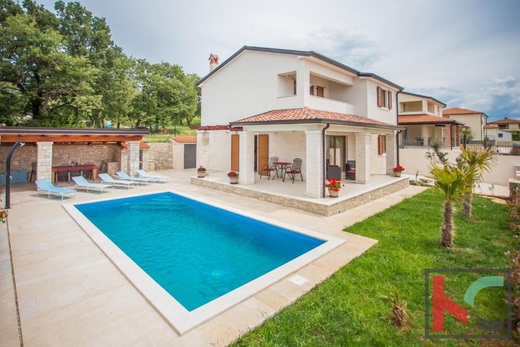 Istra, okolica Poreča, vila z bazenom 180 m2 na mirni lokaciji, #prodaja