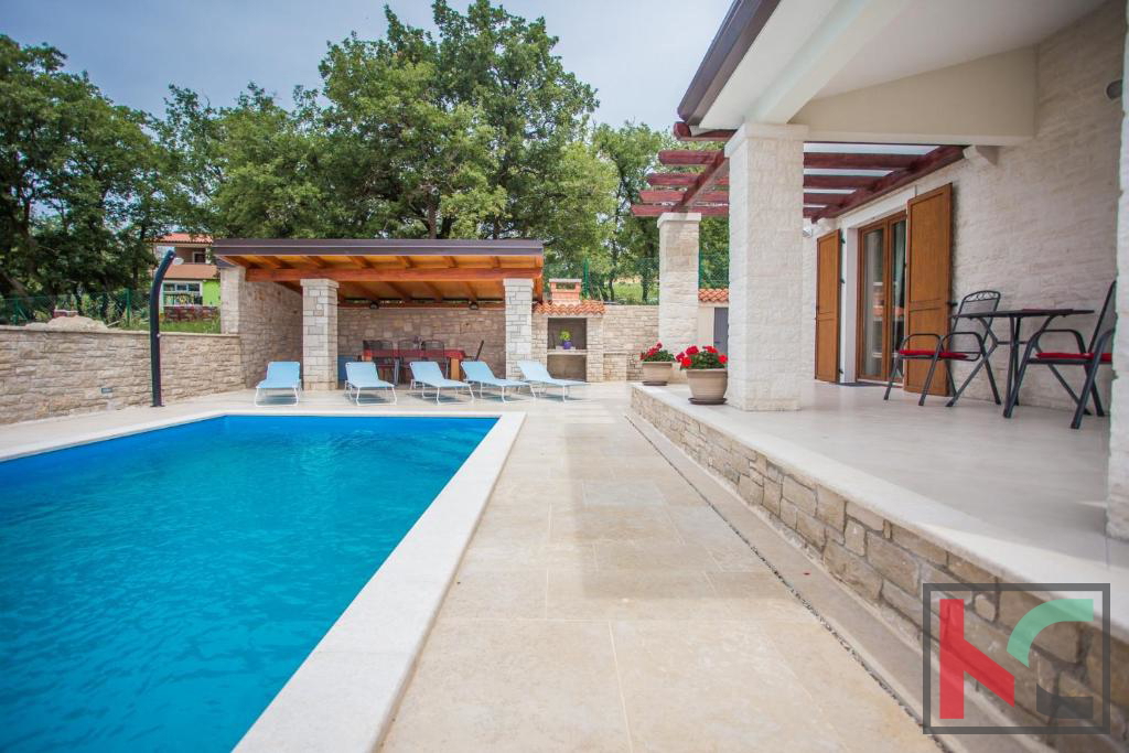 Istra, okolica Poreča, vila z bazenom 180 m2 na mirni lokaciji, #prodaja